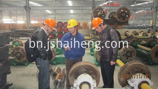 Double wheel spinning machine